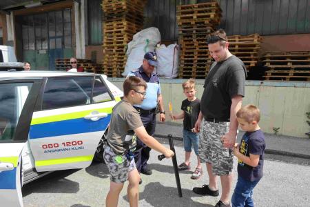 Policisti so predstavili svoj poklic
